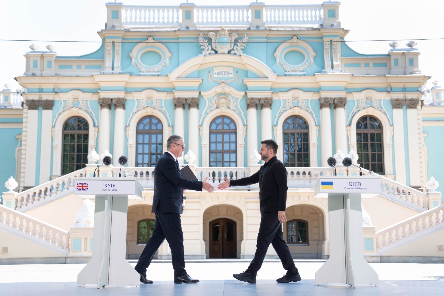 New prime minister will not ‘change UK-Ukraine dynamic’, Keir Starmer vows